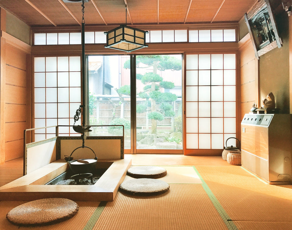 Japanische Tatami-Matten, die Geschichte des Bodenbelags von Adligen; Warum es in modernen Häusern ein Comeback feiert