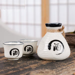 Japanisches Sake-Set aus weißer Keramik