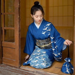 Traditioneller blauer Kranich-Kimono